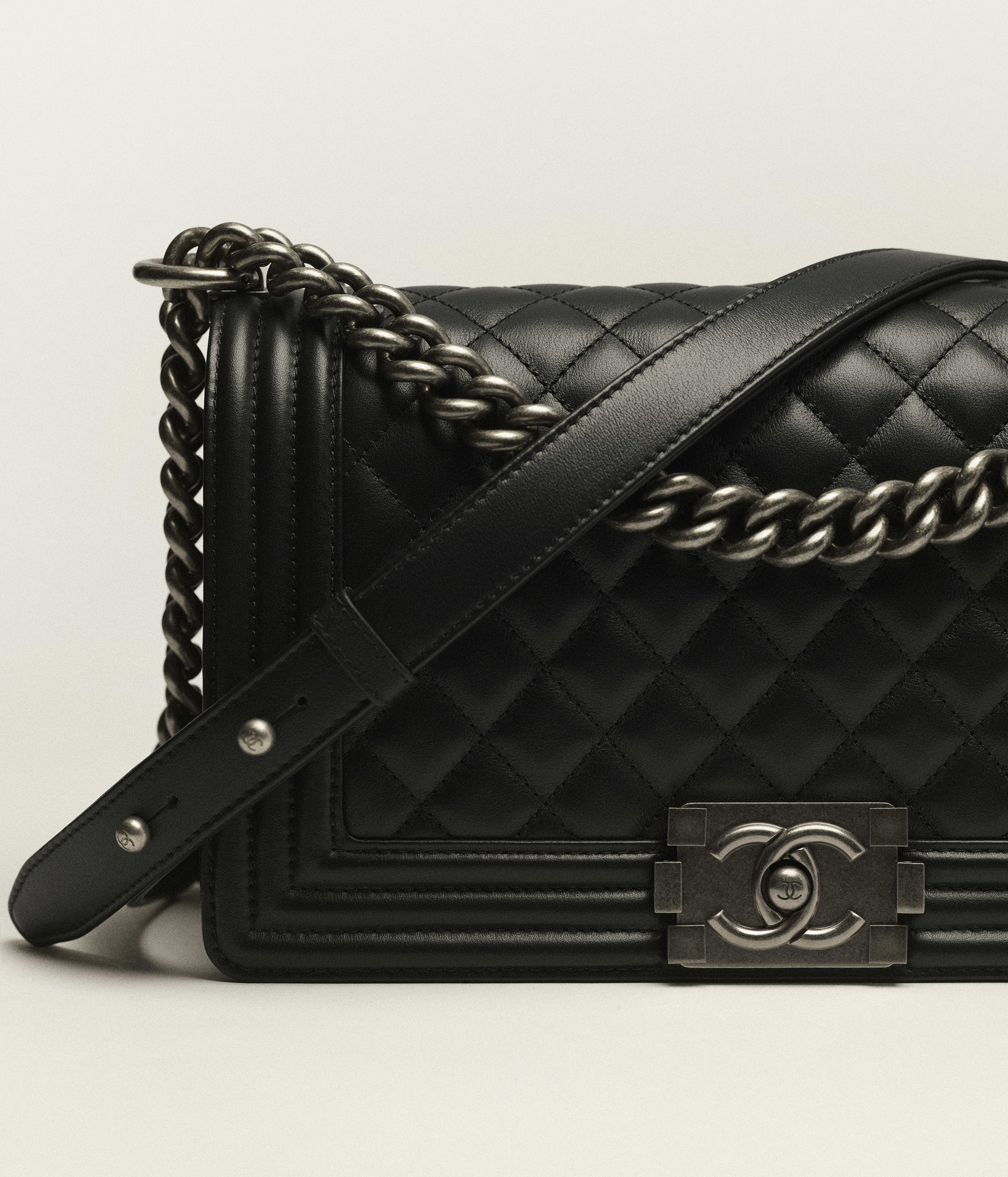 BOY CHANEL Tasche - Schwarz - Kalbsleder & Metall mit Ruthenium-Finish - Ansicht Artistique 4